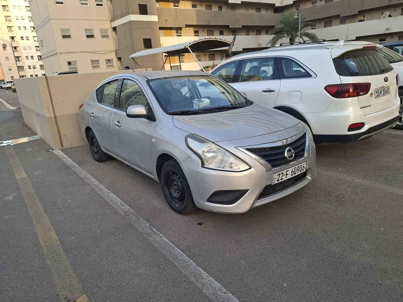 السلام عليكم نيسان صني خليجي موديل ٢٠١٩ بيهه صبغ بسبب الجراد من غير ضربه ولا دواخل نهائيا 
العنوان بسمايه السعر ٩٥ 
رقم الهاتف *********** اتصل فقط 
رقم الهاتف *********** واتساب فقط 
ويوجد سونار ع الواتساب
