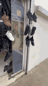 بيع محل كامل احذيه جديد وباله ماركات شراي يجي شلع ابيعهم ***********
