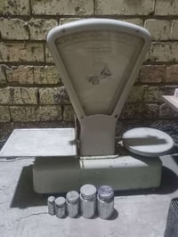 ميزان قديم للبيع و مكاني بغداد الشعلة رقم الهاتف 07727365535