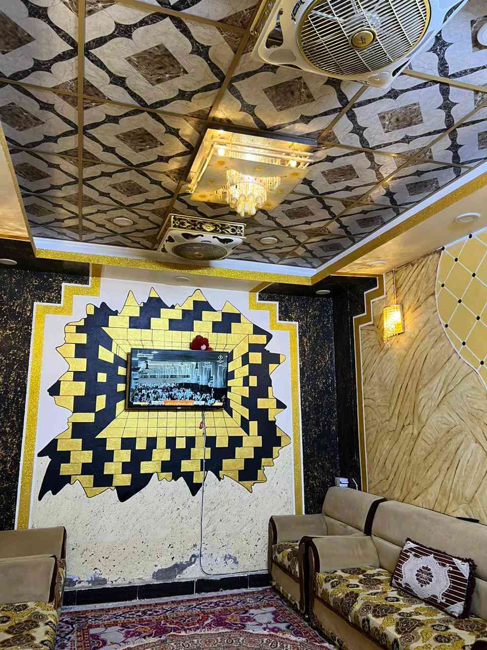 السلام عليكم بيت للبيع شفتة قرب اسواق الحارة مساحة 110 متر زراعي 3 غرف نوم فوك وصحيات جوة استقبال وهول ومطبخ وصحيات السعر 75 بي مجال

***********
