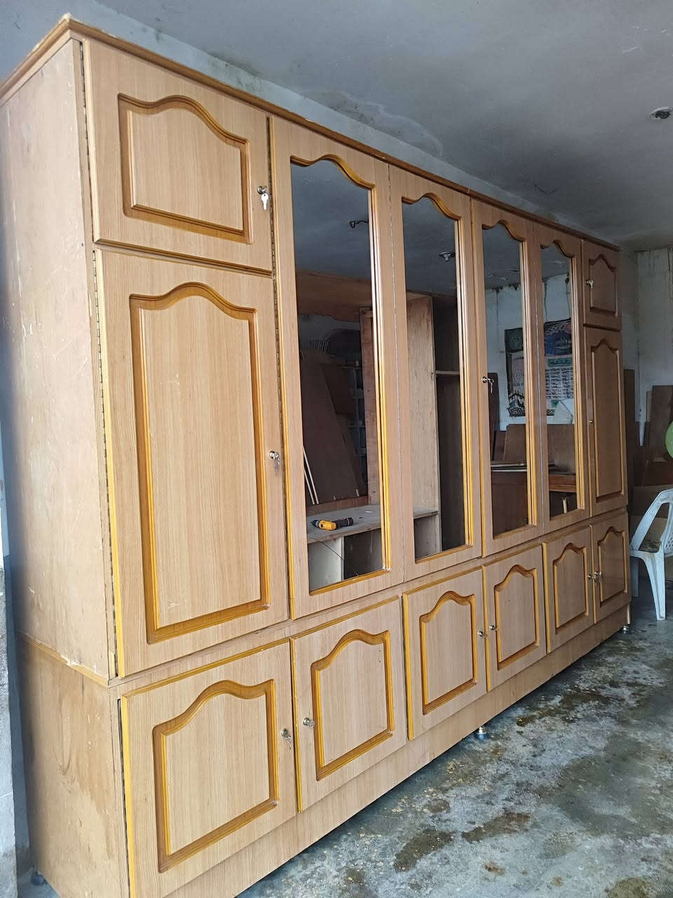 #كلاري مقبط 3 وربع شغل اسليمانية خشب عراقي درجة اولى نضيف حيل ما بي كل عيب نضافه فول .

#الرقم ***********
