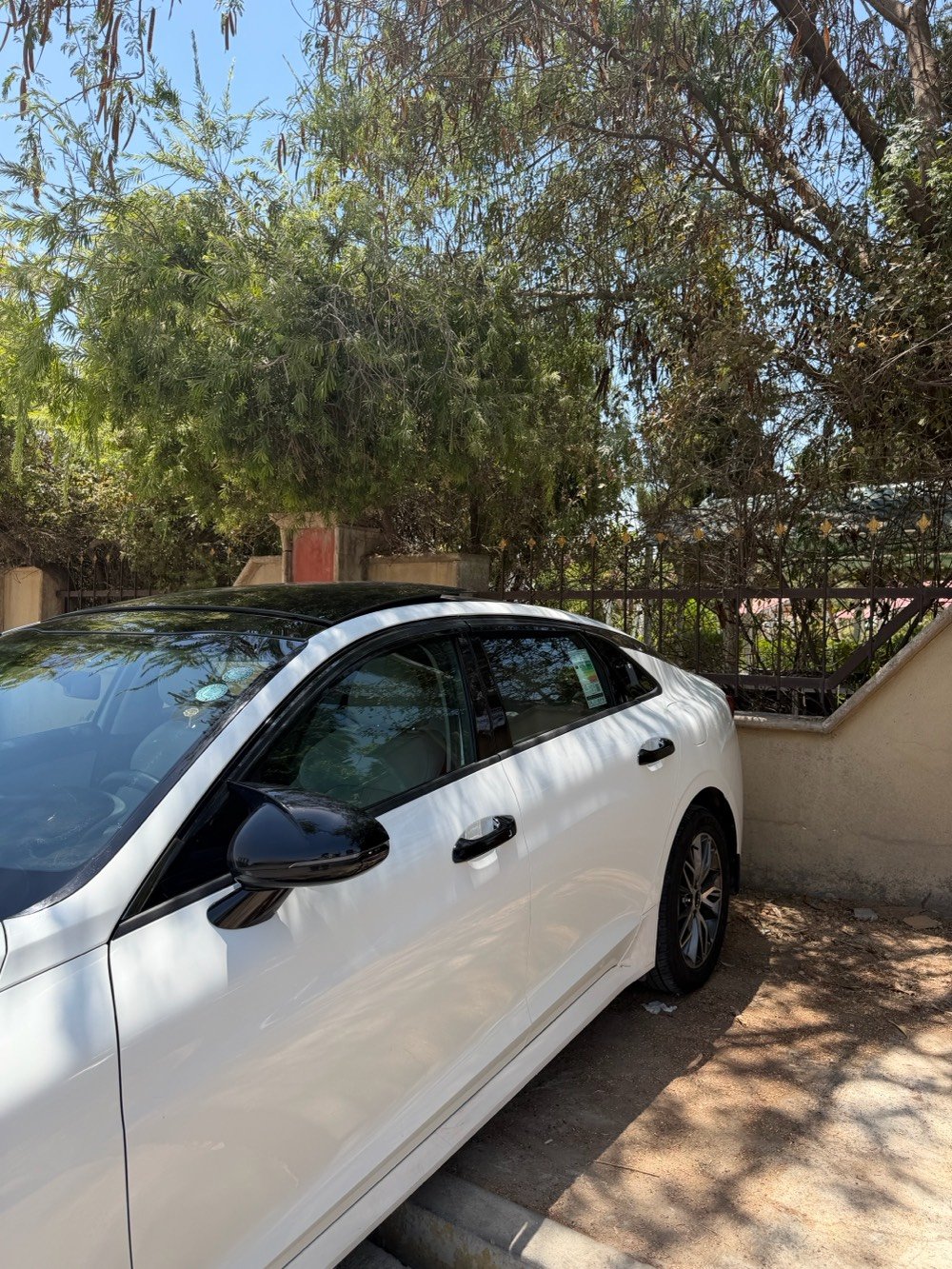 Kia K5 2023 خليجي وكالة نيم

رقم اربيل باسمي شرط التحويل 

⁠

🟠 المواصفات والملاحظات
•محرك 2000
• ⁠بصمة تشغيل
بصمة ابواب 
تشغيل عن بعد 
• ⁠بانوراما 
• ⁠حساس خلفي وأمامي 
• ⁠كامرات 
• ⁠كشنات جلد 
• ⁠كشن كهرباء 
• ⁠كشن هيتر 
• ⁠داخل تبني
• ⁠تبريد قطعتين 
• ⁠باقي المواصفات معروفه 

الضرر ضربه خفيفه بالصندوق معدل بارد فقط

📍 مكان السياره موصل

☎️ رقم صاحب السيارة 
***********
*********** 

واتساب
تگدر توضحلي شنو الفئة بالضبط من الـ Kia K5؟ يعني EX / GT-Line / غيرها، وهل هي وكالة نيم خليجي 100% لو بيها أي إضافة أو تبديل؟: 
وكالة نيم الخليجية 100‎%‎
شكد ممشاها الحالي بالضبط؟ وهل عندها صيانة منتظمة أو كتلوج/دفتر صيانة يثبت الأعمال؟: 
80 k 
بالنسبة للضربة الخفيفة بالصندوق: هل أثرت على الشاصي أو الخلفية، وبيها فتح إيربگات لو لا؟: 
جميع الايرباكات سليمه 