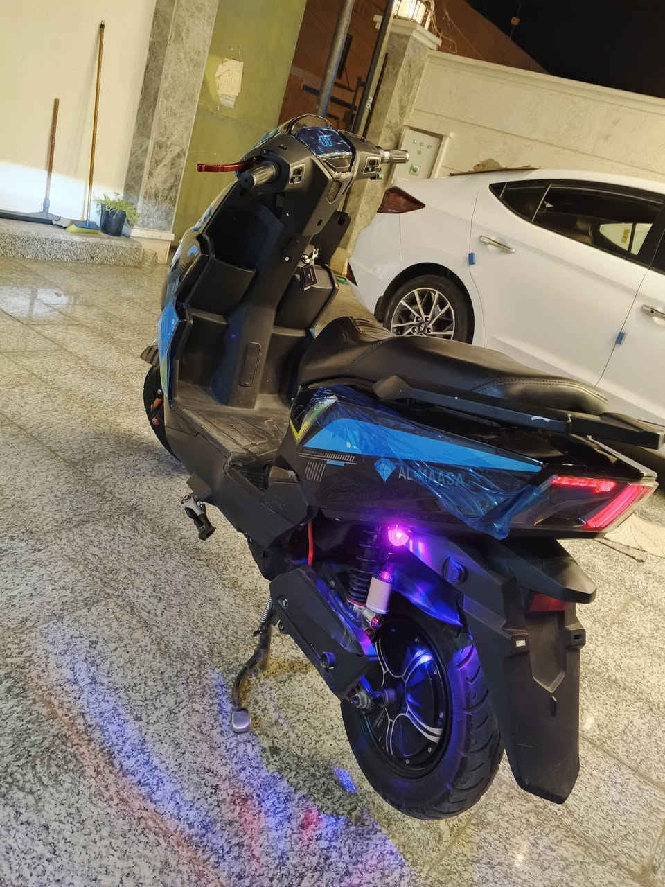 للبيع دراجة شحن موديل 25 جديده نضافتها 99% 6 بطاريات جديده 32 أمبير السعر 550 وبي مجال مكاني الرمادي  للتواصل ***********
