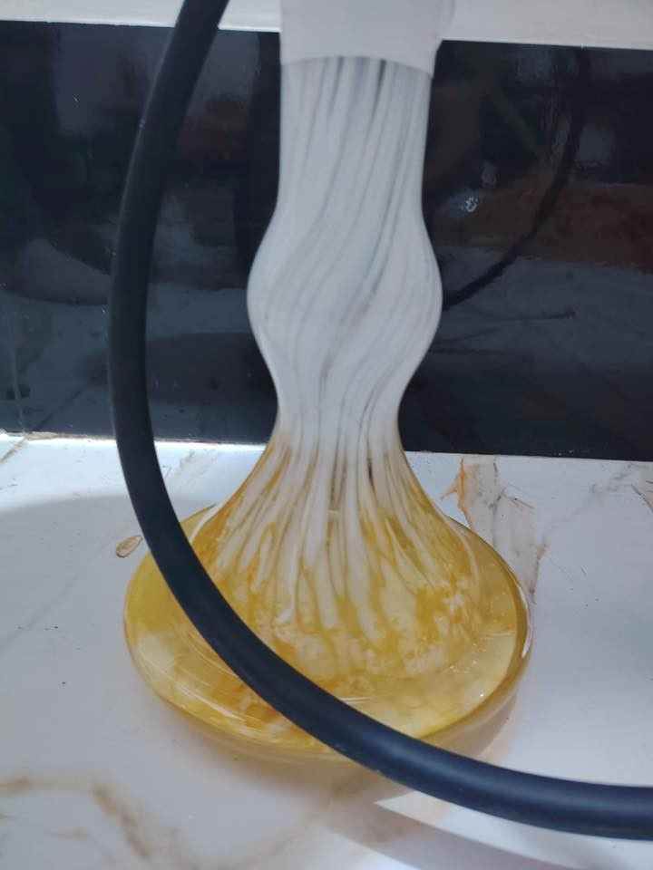 السلام عليكم، ناركيلة الماني سل ستيل
٩٠سم جدا نظيفة للبيع او مراوس بخشب نوعية زينة وجديد 
للاستفسار واتساب ***********
