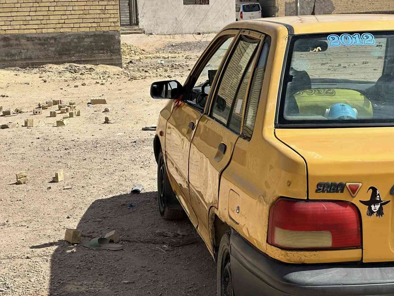 سايبا موديل ٢٠١٢ رقم احمر كربلاء راعيه موجود وعندي رقمه بس ما واصله سياره كير ومكيه خير خير من الله حداديه حلوه تايرات جدد شادهن وباتري كذالك جديد لايتات جدد غرفته حلوه عدادات كلهن يشتغلن من رون و عداد البانزين والحماوه كلهن يشتغلن سياره حلو و مال عالم تريد تشتغل ع باب الله سعره (١٤)$ وبيه مجال للطيبين مكاني كربلاء حي النصر رقم موبايلي ( ***********)
