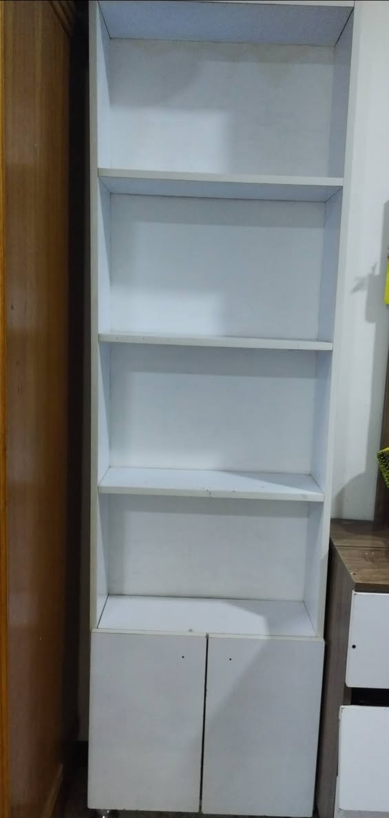 السلام عليكم
للبيع
قنفة +مرايا ورفوف +عربانة +سخان 
ب160 وبيها مجال للشراي
 
بغداد الجلاعطة بعد جزيرة بغداد السياحية 
***********
