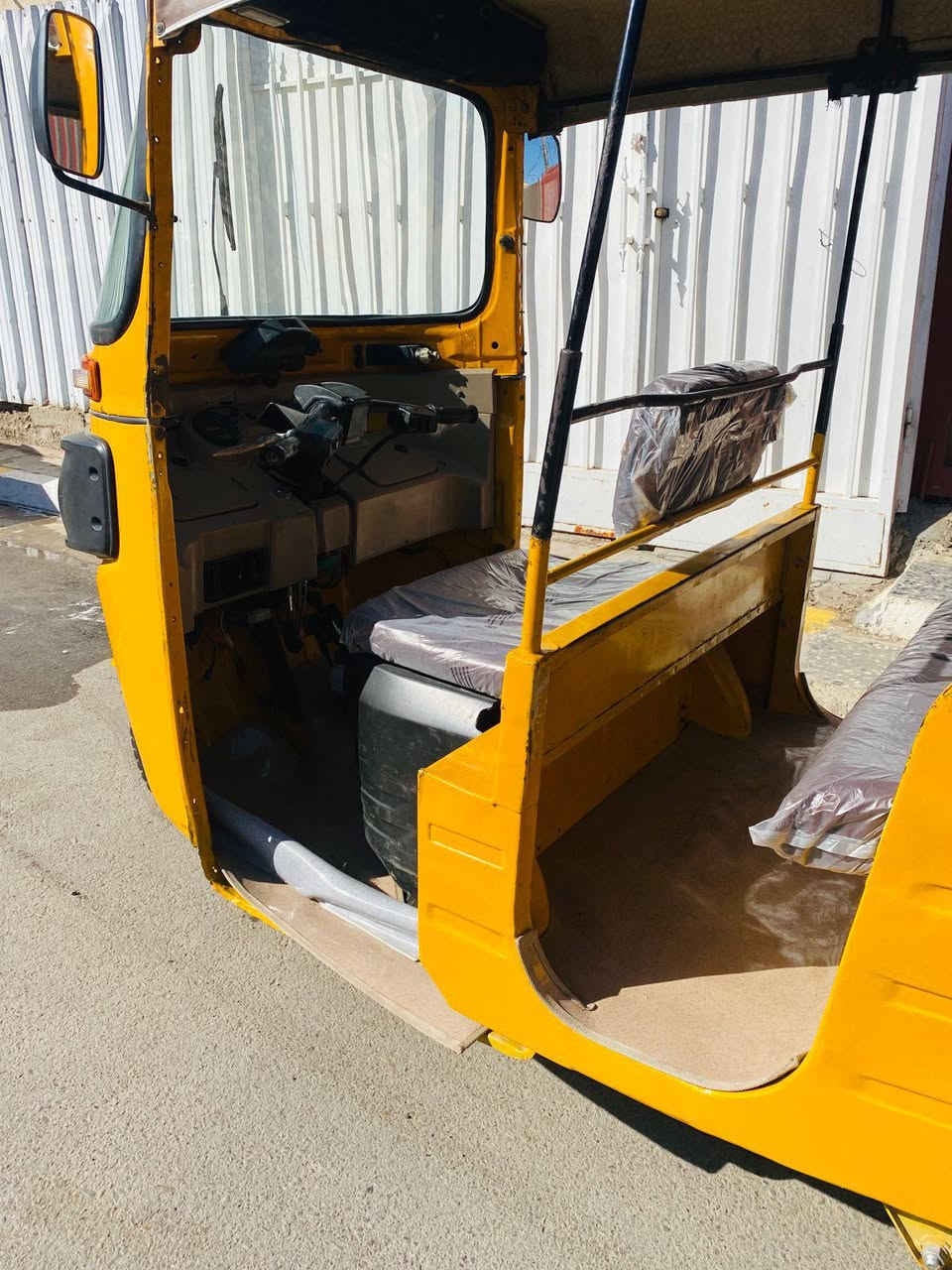 السلام عليكم تكتك 2018رقم وسنوية بسمي تحويل ثاني يوم تكتك نضيفة بيهة دوس معمرة والباقي كفالة معروضة ب 5800وبيهة مجال العنوان بغداد الشعب 

خابر ودلل ***********
