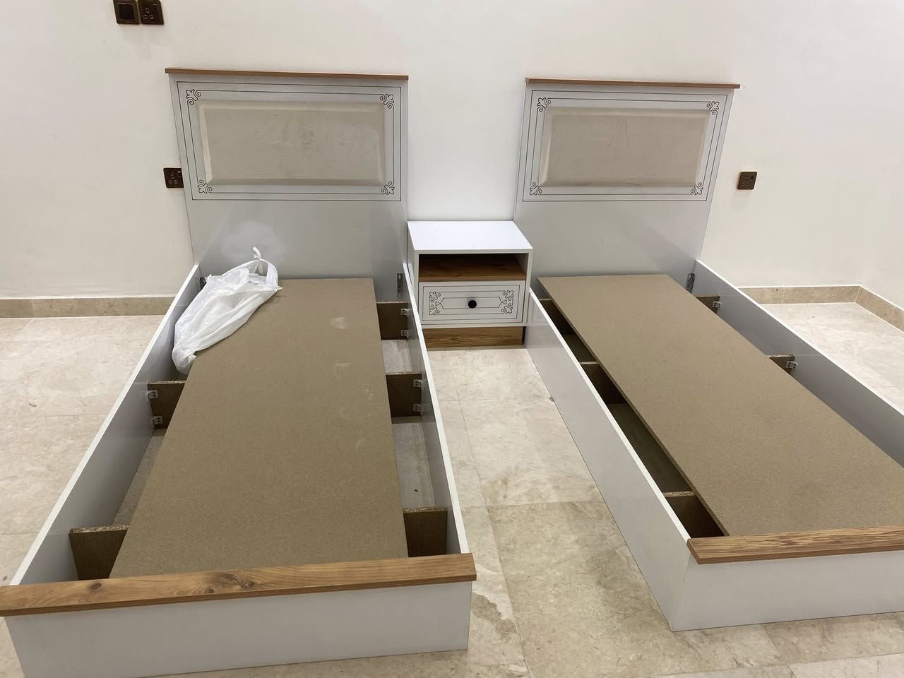 السلام عليكم 
اعاده نشر غرفه شبابيه للبيع جديده 
السعر850


**إذا كنت صاحب هذا الإعلان وتريد حذفه لأي سبب، رجاءا أرسل رسالة إلى الدعم الفني**