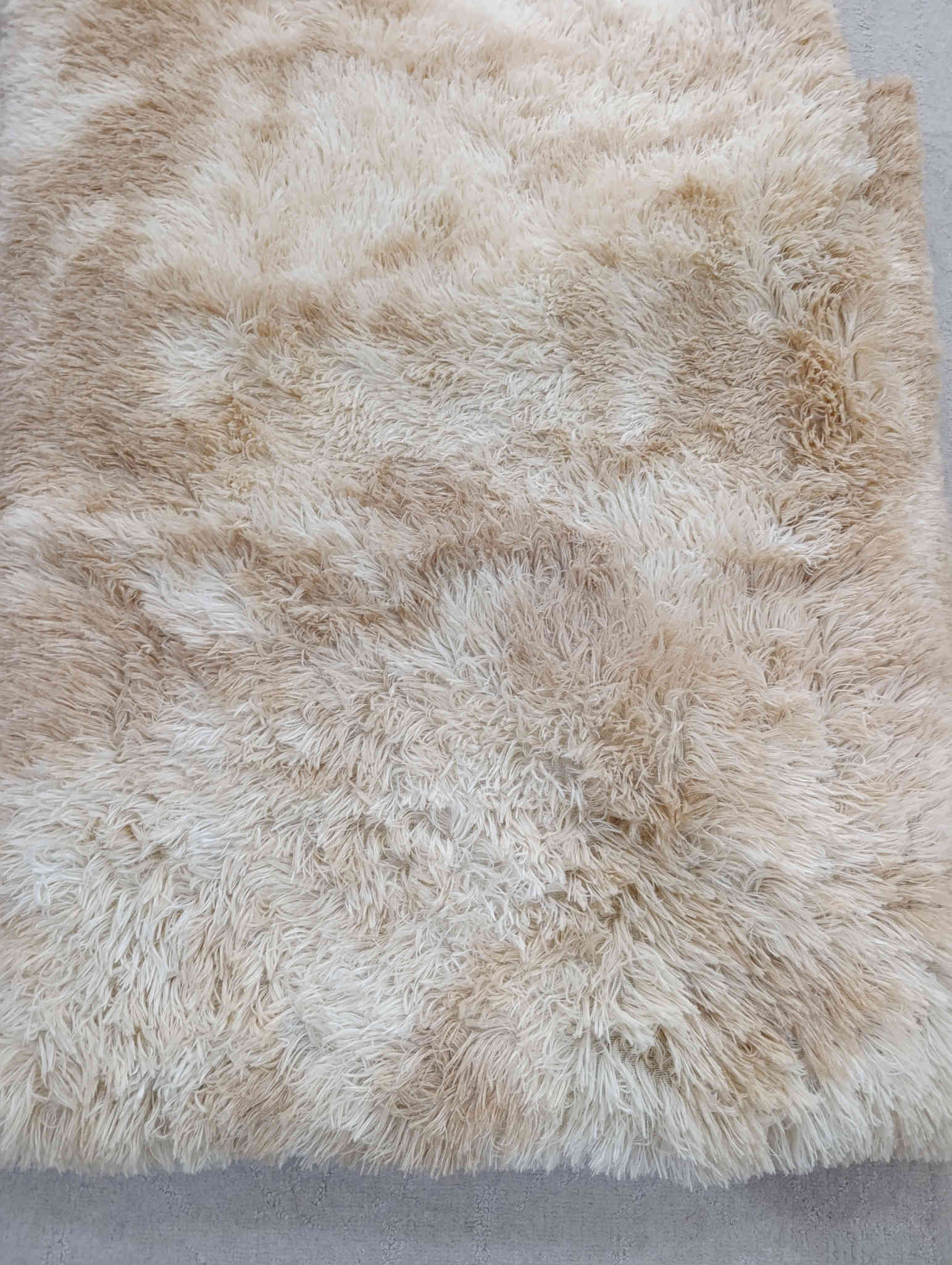 فەرش بن لاستیک دوو بەسێ لەکەلار کۆن ئەو رەنگانە بەردەستە کێ زوو هات پیرۆزی بێت 
دانەی 22هەزارە تکایە مەعامەلەی نیە
***********
