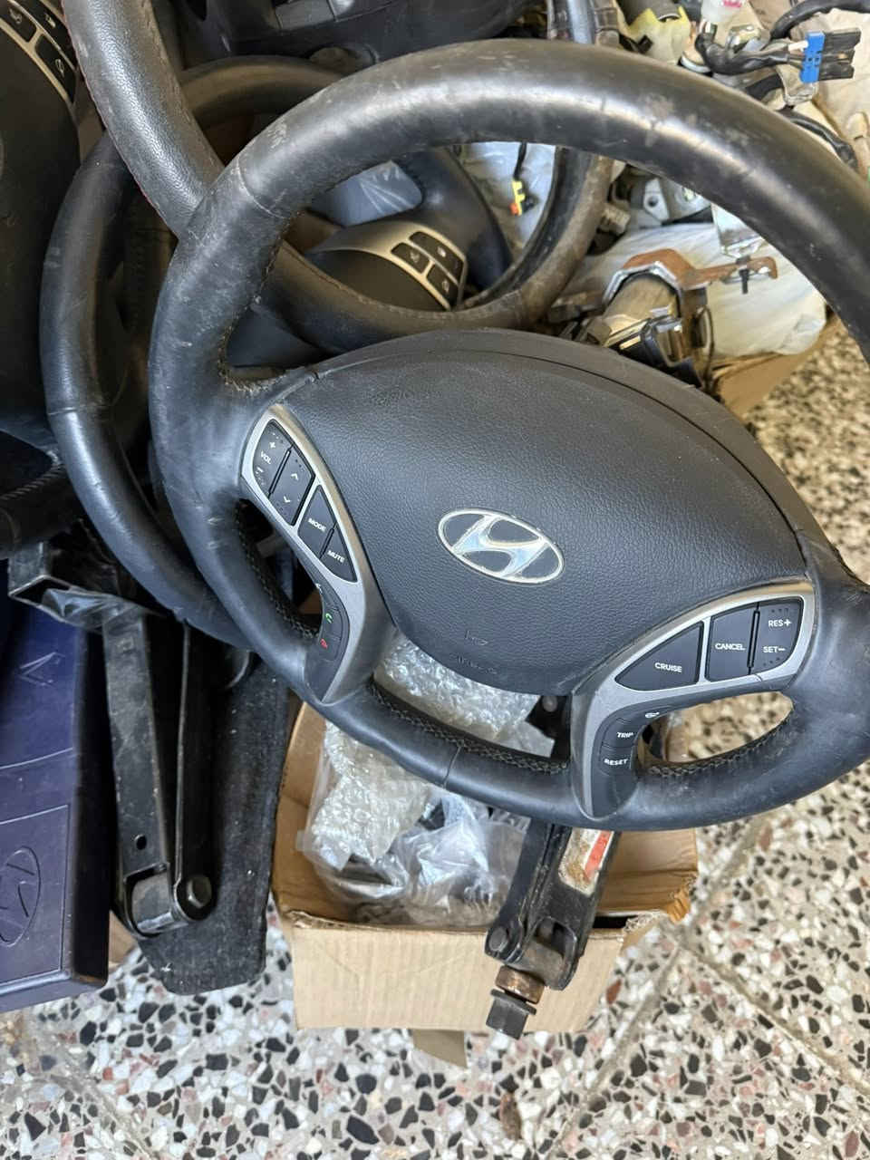 سلام عليكم
دركه ستيرن النتره من ٧ الى ١١ فول تحكم ٣٥ 
دركه ستيرن النتره مضلع امريكي فول تحكم ٦٥ 
مكاني بغداد مشتل *********** يوجد توصيل جكيع المحافضات ٥ الف 
موجود من ال٥ العصر الى ١٢ بليل بيت مو محل
