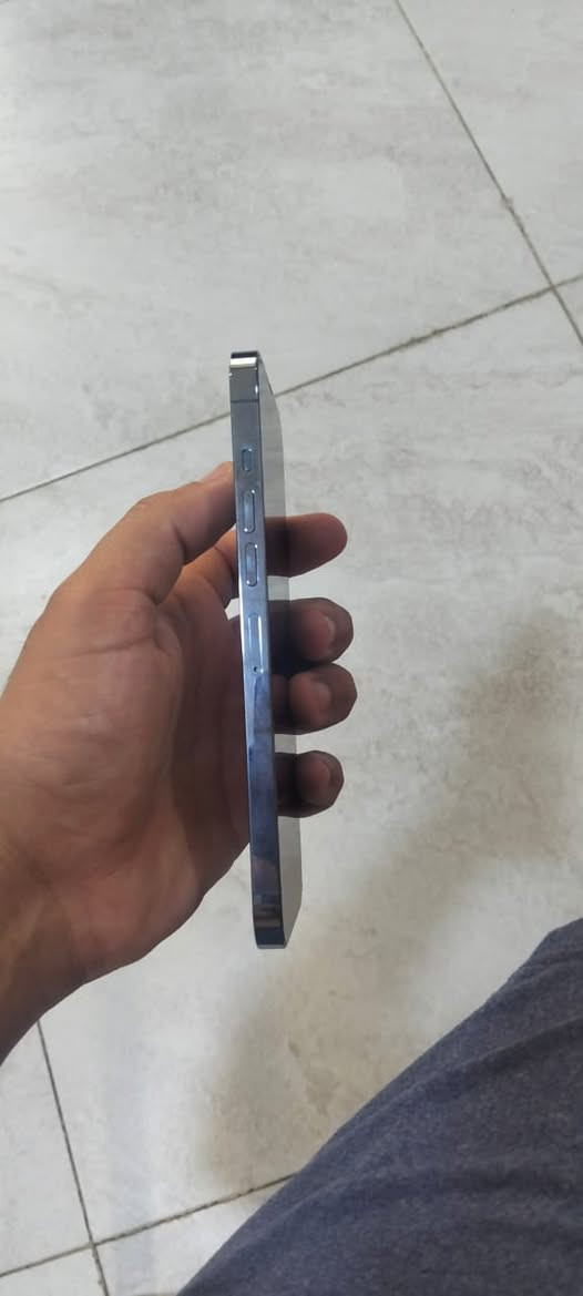 13 برو ماكس 256 بطارية 90  وين متريد افحص  بدون فتح  أو تبديل أي قطعة نضافه الجهاز 100‎%‎   السعر 700 مكاني بغداد العبيدي ***********
