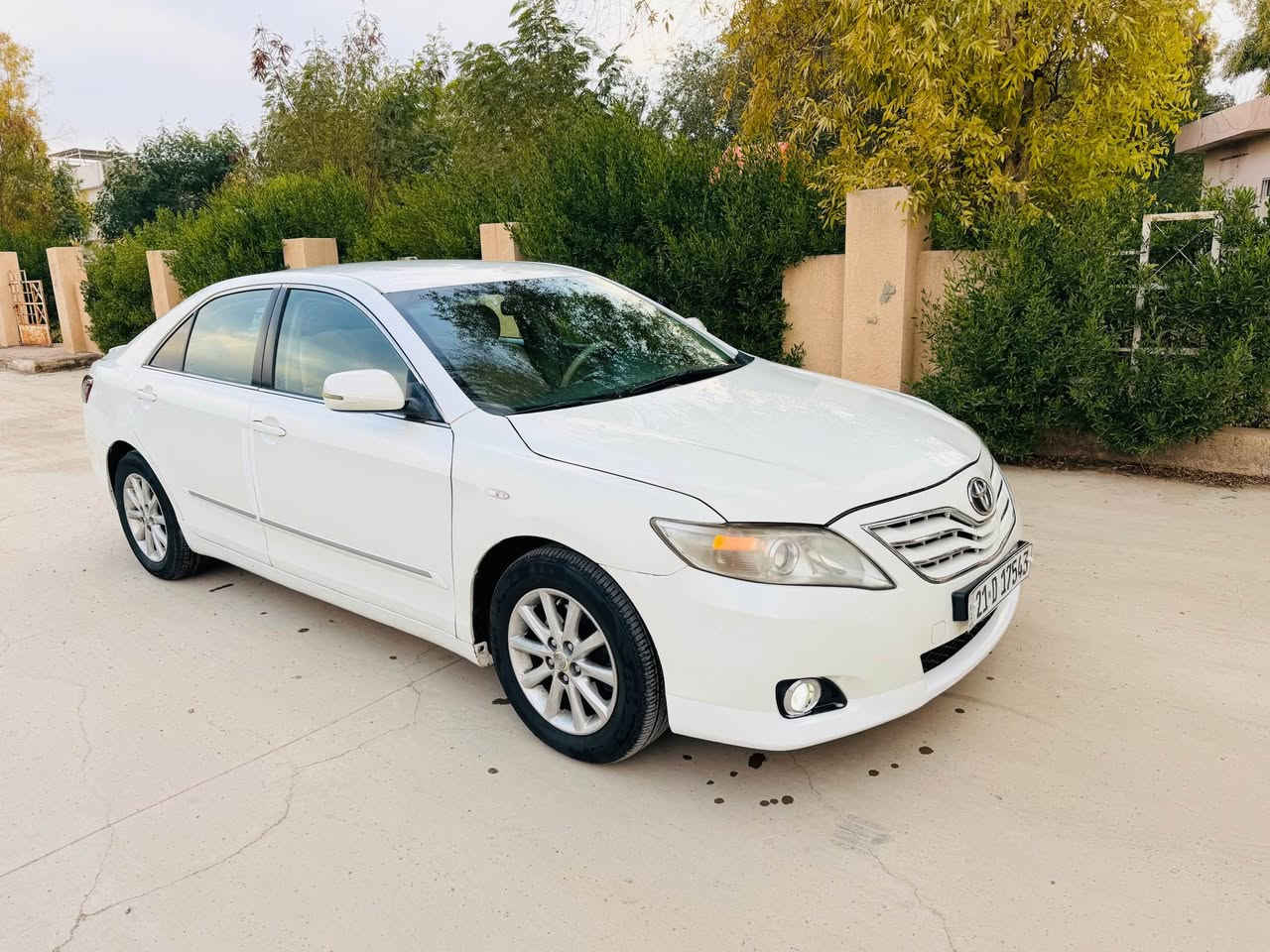 كامري GL خليجي 2010 
سيارة ابيض صدفي نضافة 100%
تايرات و باتري جديد 
ماشي 175km 
مواصفات : داخل اصفر و دعامي حساس و كاميرا و شغال عن بعد 
كير و محرك بشرط مابي عيب 
بيها قطعتين جاملخ و بونيد بدون ضربة و بدون دواخل 
سعر 122 ورقة 
ر.ق :*********** 
ر.ق :*********** كركوك, العراق
