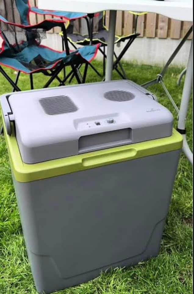 🎬هل تعرف ان درجة الحرارة داخل عجلتك ستصل 60 درجة مئوية🌞
🔴 لمحبي السفروالرحلات  الطويلة والحافلات والمكائن  الزراعية ومحبي  التخييم في المناطق البعيدة
❄️ ثلاجةً + جهاز مايكرويف لتبريد وتسخين ❤️‍🔥 -المشروبات والأطعمة والمحافظة على الادوية والعلاجات ( الأمراض المزمنة عافاكم الله ) التي تتطلب بيئة باردة ودرجات حرارة منخفضة من ماركة ( كونتري ) الالمانية
🔴 ارتفاع ٥٠ سم - عرض ٤٠ سم - عمق ٣٠ سم 
🔴 تعمل بنظام الكهرباء ٢٢٠ فولت 
- وايضا (١٢  )فولت من خلال منفذ الجداحة للسيارة او الشاحنة 
🔴 السعة 29 لتر 🆘
🔴 الوزن الصافي للثلاجة (٥ )  كيلو غرام 
🔴 تبريد وتسخين يصل لحجم ( (٥)  كيلو غرام
🔴 السعر ٩٥ الف🤗
🔴 متوفر خدمة توصيل 🚚⌛️
🔴 فضلا وليس امرا متابعة لصفحتنا ليصلكم كل ماهو جديد 😇
#اساطير_الخريف


**إذا كنت صاحب هذا الإعلان وتريد حذفه لأي سبب، رجاءا أرسل رسالة إلى الدعم الفني**