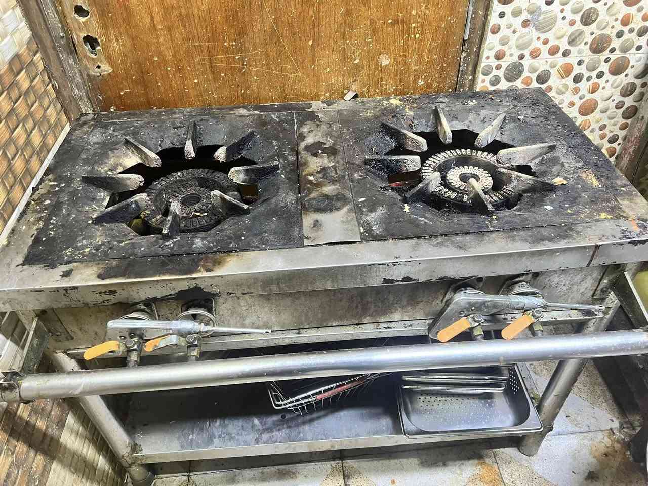 الطباخ قفله 200 والحمايه قفلهه 200 رقمي‭0771 740 1066‬
