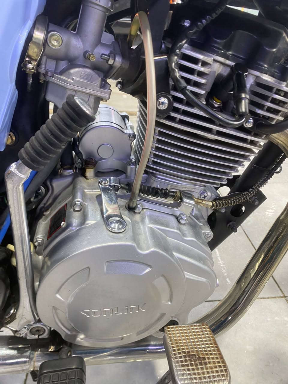 إيراني سونك 2024 دراجه انضف من نضيف مكينه مكفوله كهربائيات شغاله مال واحد ايروح بيه للدوام ويرجع ما متعوبه ما مشتغله دليفري ابد سعره 650وبيه مجال  مكاني شارع فلسطين مقابيل وزارة الداخليه مجاور المندلاوي للفحص رقمي ***********
