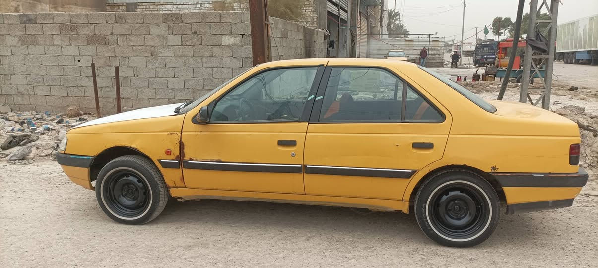 بيجو جيلكس موديل 2009 السياره مكفوله من ضربه والصبغ عده طخه يم باب سايق مكينه جديده تجفيت عام عينه وصينيه جديد كامله السياره عليهه هيئه 375  وسنويه ساقطه سعره 18 قفل استلم صافي لحد يخابر ويكول تفاصيله كلهن مذكورات 
*********** مكاني بغداد الشعب
