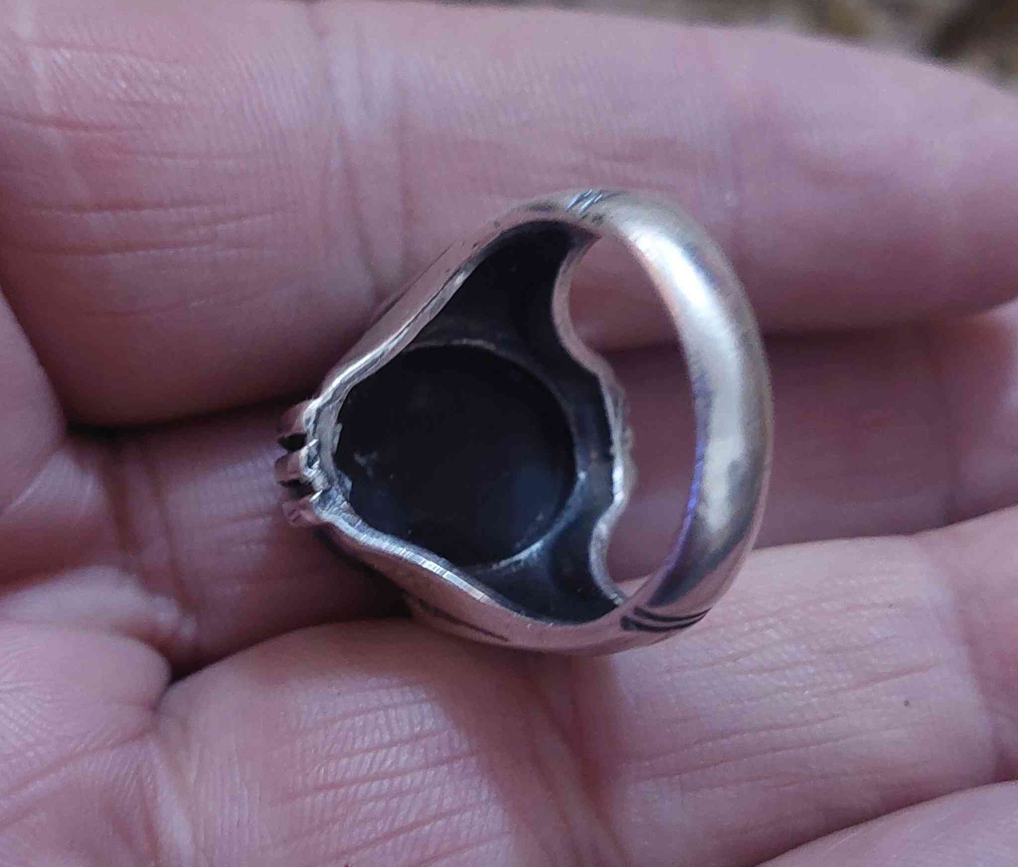 يماني جزع بقري قديم صياغه يدويه ثقيله خط كوفي استفسار 
***********
