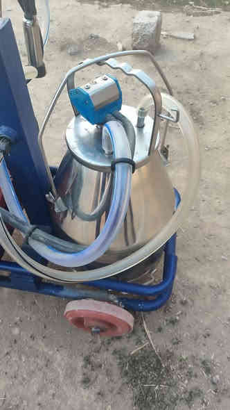 حلابة للبيع
ما مستعمل جديد 
سعر 250 وبي مجال 
***********
