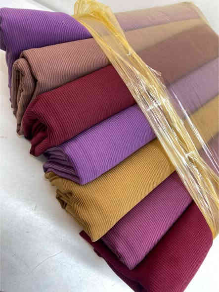 شونكم حباييبي لبداية موسم الشتاء جبنالكم احلى واروع الأقمشة الشتائية نزاكه وجمال كلشي موجود ومتوفر جمله ومفرد يوجد لدينا خدمة توصيل لكل محافظات العراق خلال ٢٤ساعه للاستفسار ***********
