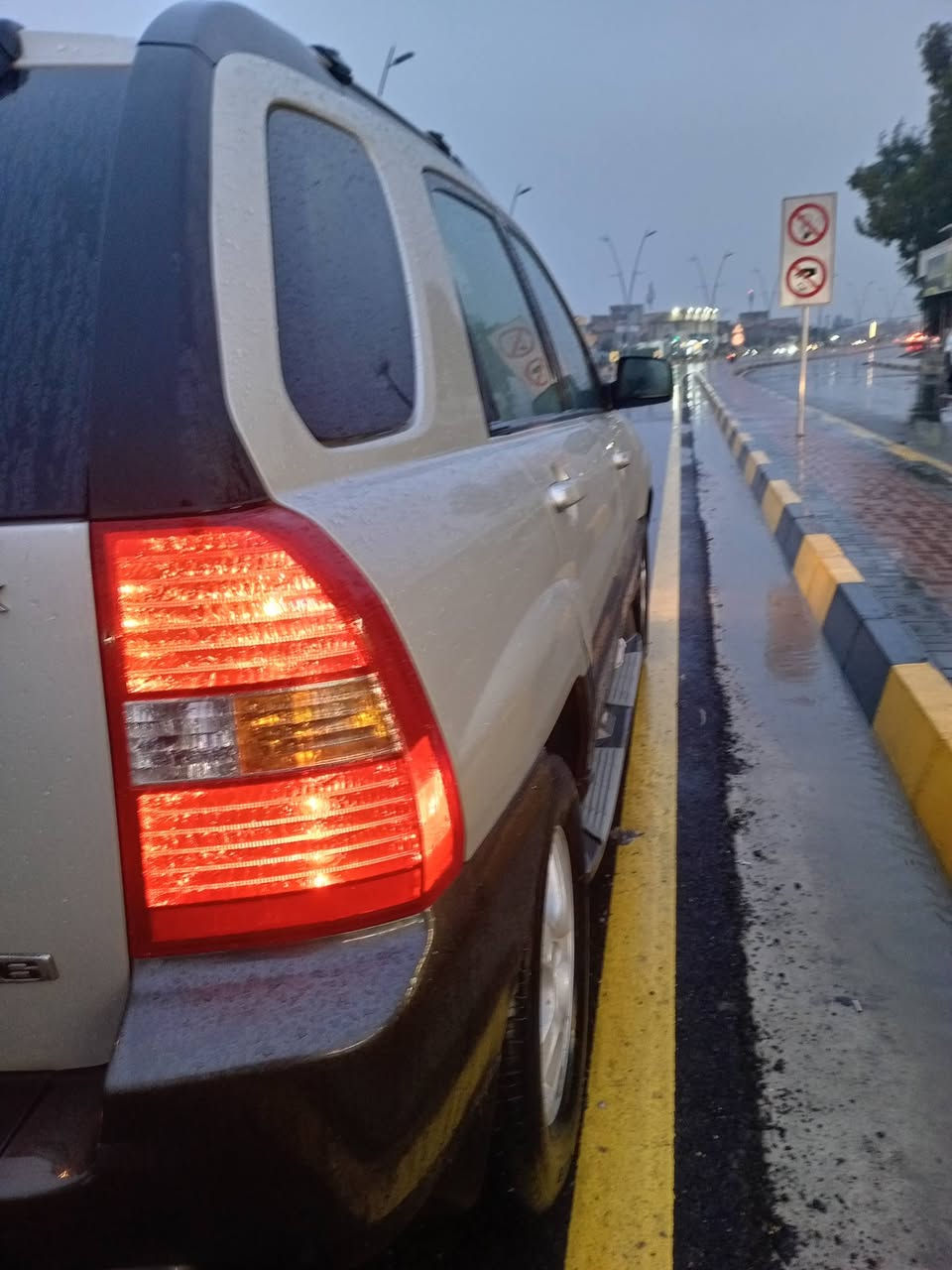 السلام عليكم اخوان كيه سبورتج فول مواصفات اربعه دسك +اي بي اس + ايربكات مفوله السياره  
شرط من محرك وكير وكشر بس صبغ قطعتين بدون معجون ولادواخل طخم امامي خلفي جديد تايات جدد باتري جديد  تحويل مباشر كابون كتروني يتحول بسمك
سبير شركه غرفته لك جديد من كشنات وارضيات كهربائيات كلو شغال ماشيه 150 التواصل *********** مكان موصل
