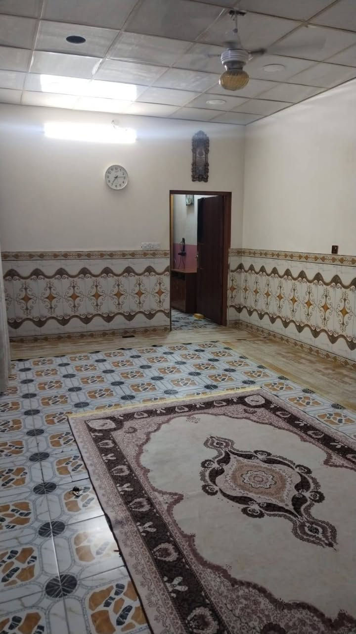 100متر للبيع كونكريت السقف بناء بلوك الشمال           زراعي مسجل بي رقم من البلديه غرفة صاله مطبخ استقبال تخاريج السعر 40بي مجال الاستفسار ***********
