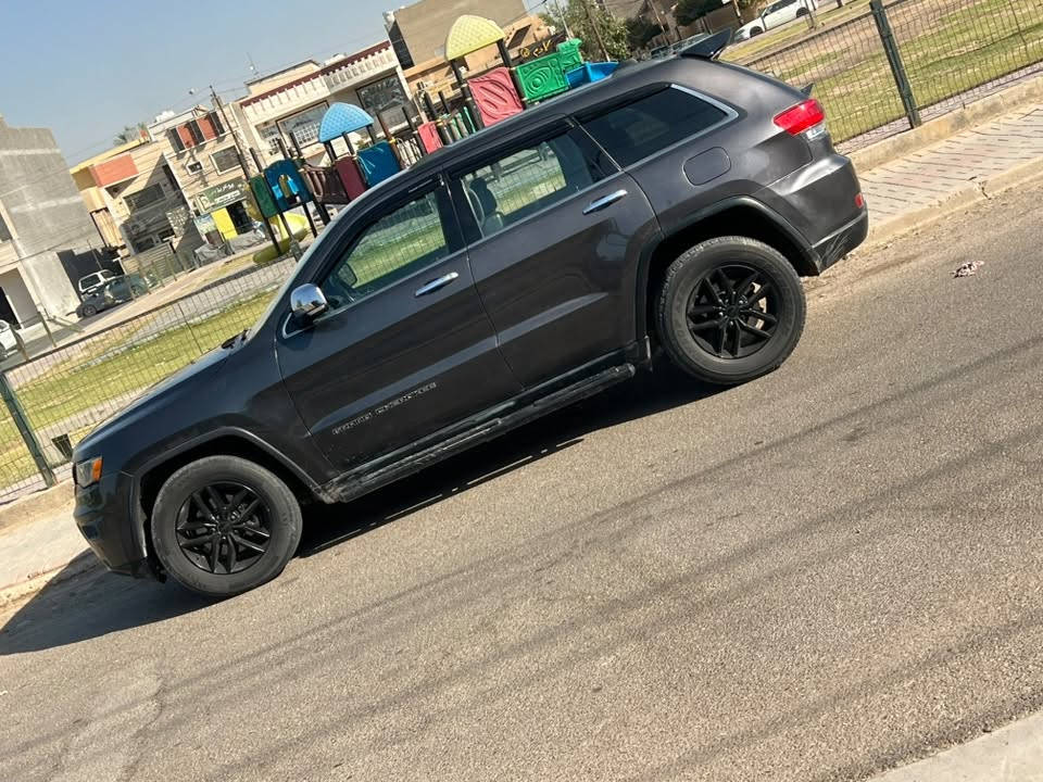ا سلام وعليكم جيب موديل 2019 (LIMITED) وارد امريكي بدون حادث بامريكا وبدون صبغ سياره شبه كلين  السياره فول الفول ماعد الفتحه فور ويل رادار خزن ميموري كشنات جلد توقف ذاتي بيهة ٣قطع صبغ بدون دواخل وقطعتين كلير مكينه وكير برغي ممفتوح بيهة صدر وترايهة مال زيرو السعر ١٩٣وبيهة مجال بسيط حك الجيه سياره جاهزه ربع دينار متصرفلهة باسمي تحويل مباشر هزه وسنويه جديده مكان السياره خدمي مطار بغداد للاستفسار اكثر الاتصال على الرقم ***********
