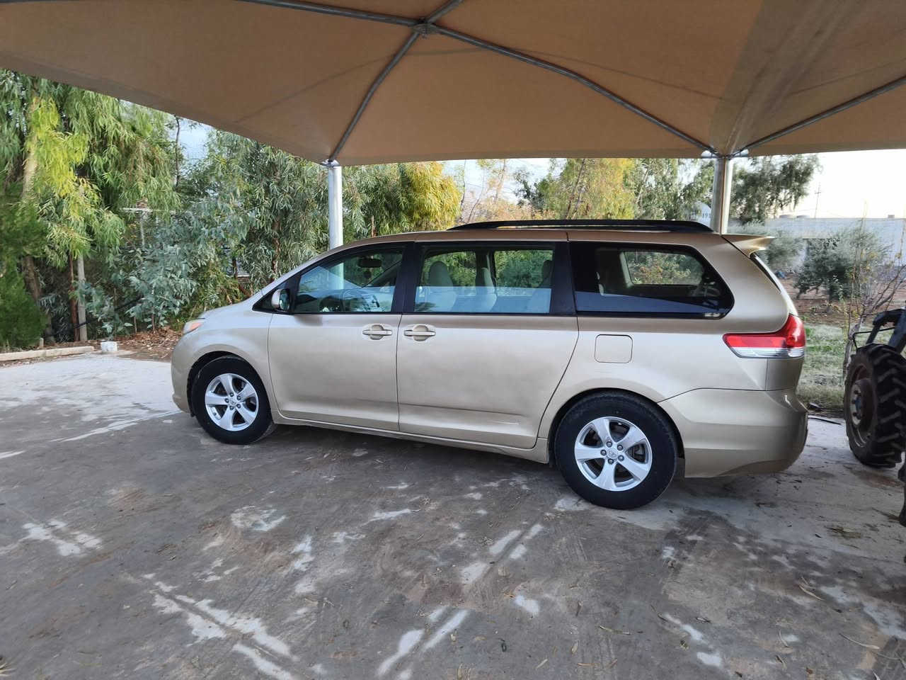 تويتا سينا موديل 2013
موصفات امريكي
گير محرك افلون 6 سلندر

 3 قطع تبريد
بيها 6 قطعه بدون دواخل بدون ايرباك
رقم اربيل
ماشي سياره 70 مايل

***********
سعر 160
