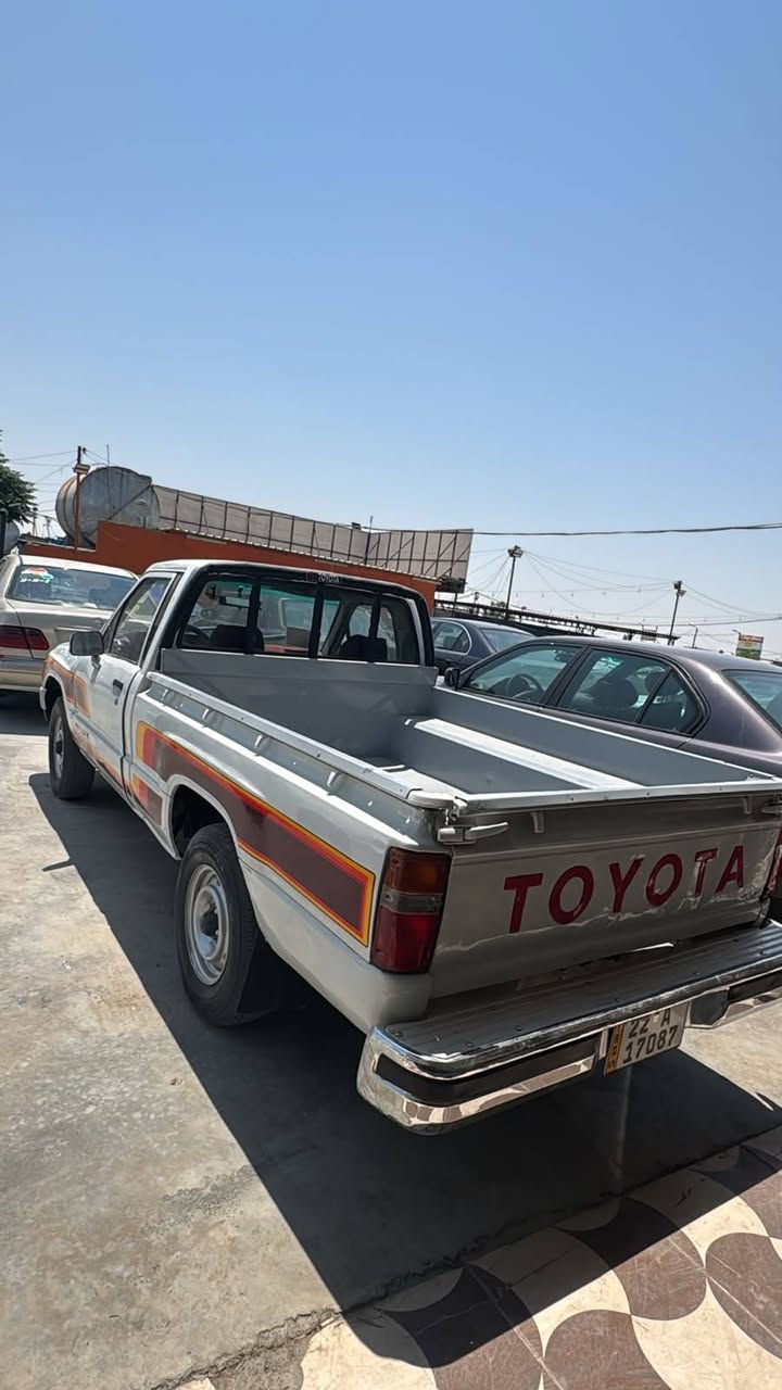 السلام عليكم وينهم.. الجنايه اليحبون الجديد تويوتا موديل 88 تك قماره للبيع السعر. 55 ورقة  رقم أربيل دولي سياره جديده كلش محرك. كشره كير. اكسل تواير.جديده المكان البصره الزبير. اتصل على. الرقم ***********وبيك. خير وتدلل مكلف بلنشر
