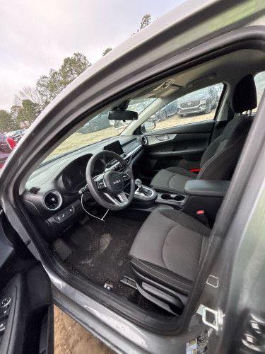 السلام عليكم
سياره فورتي 
موديل 2024
ف LX معروفه مواصفاتها فول 
حادثه واضح بصور
السياره مشحونة لعمان 
موعد وصولها 50يوم 
كاصها من شركه نجوم العالم بغداد 
منصور قرب البرج
السعر 90ورقه 
من عدا نقل أمريكا مطروحة بعمان ***********
***********
