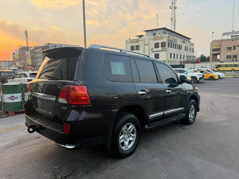 سلام عليكم 
سيارة لاندكروزر درع مديل 2011 شركات بسم شركة بدون  تحويل اتكفل بس سرقة وعشائر ودوله
جاهزه كير مكينه بدي مصبوغ عام بدون حادث السيارة محدثه 2015 
155 بيها مجال بسيط
مكلف بالنشر 
مكاني بصرة
رقم الهاتف
***********
