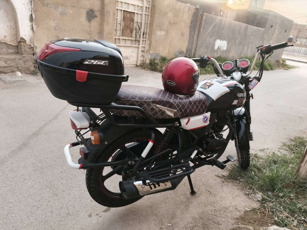 السلام عليكم ورحمة الله
ما بعد السلام، دراجة دايون سونليك موديل 23 اوراق اصولي كهربائيات كاملة وشغالة ع الاخير دراجة كل نقص ما بيها مال جناي سعرها مليون و300  رقمي ***********
