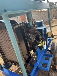 يوجد مولد لبيع  نضيف اسعر تلاثة مليون واتلثمية٠٧٧٦٦٠٥٥٨٤٥