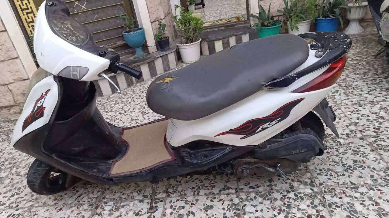 السلام عليكم دراجة بريز للبيع شوفت عينكم نضيفه نقصه كابريتر تخرر تشغيل +شوته تعبانه +گعگه مال صلاصه سعرهه 300وبيهة مجال قليل هاذة رقم صاحبها اني مكلف بل نشر *********** بي بس واتساب الموقع بغداد الكمالية
