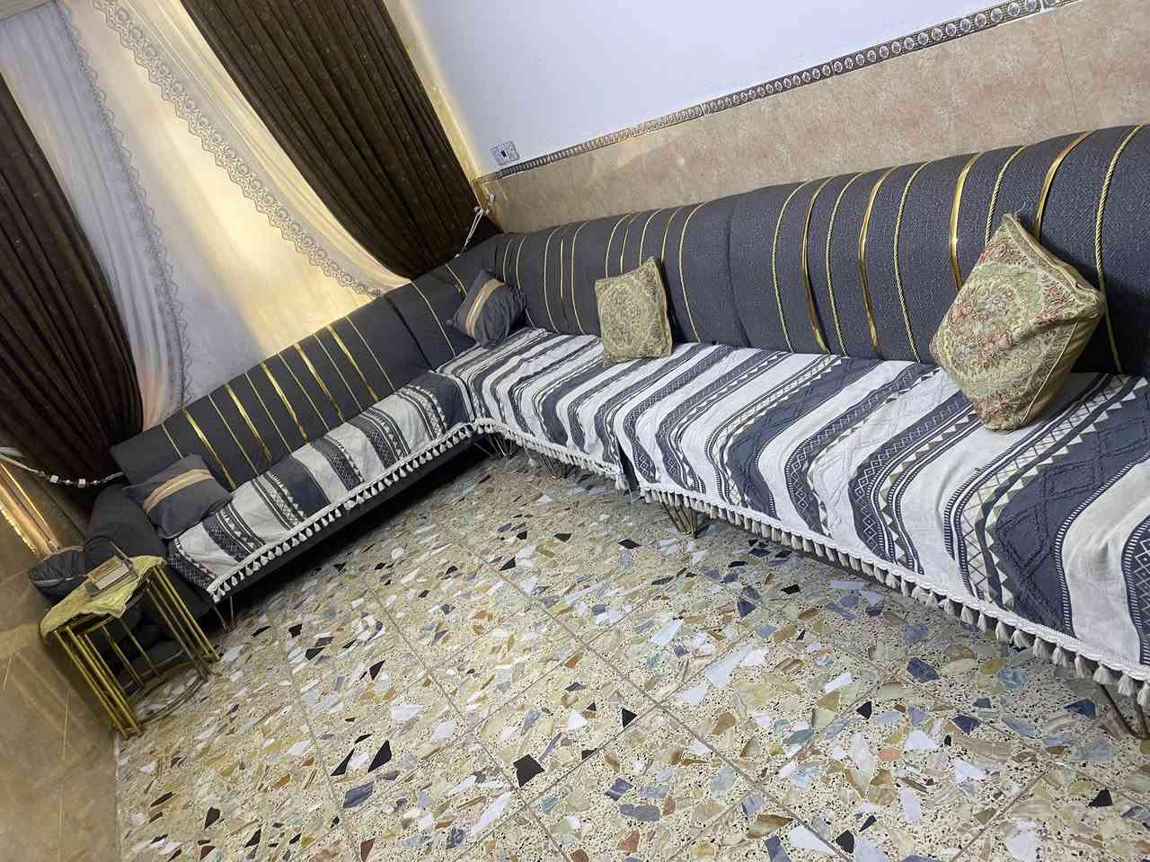 تخم جديد  شغل عراقي درجة ممتازة للبيع سعر التخم٣٥٠ الف
رقم ***********
