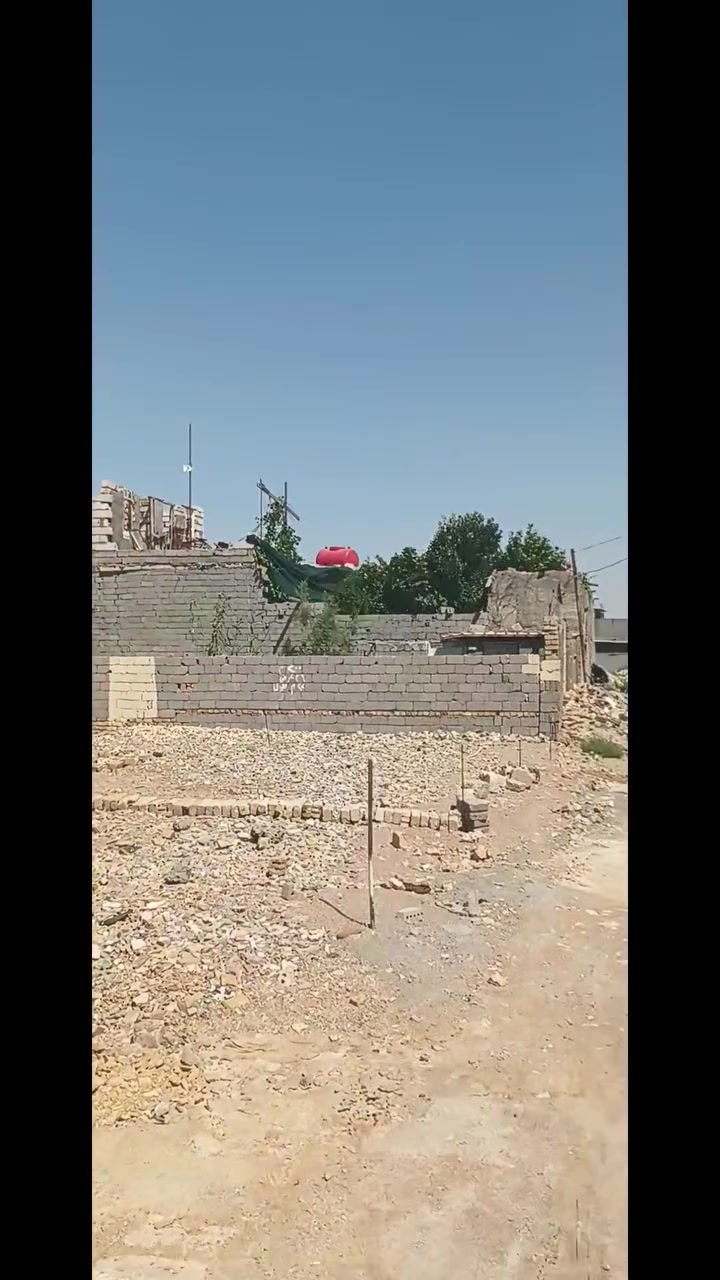بيت للبيع هيكل ممكن نكول اساس صب سكف عكاده بلوك يحتوي على
غرفتين 
صحيات 2
كلدور 
ستقبال
وفوك هيكل غرفتين

عنوان حله قرب مرقد سيده شريفه منطقه الكوام 
 للتواصل 

رقم التواصل ***********
رقم الواتساب ***********
