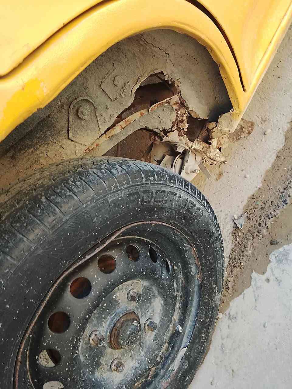 السلام عليكم سايبا للبيع موديل 11مكينة وكير كفالة بيهة بس القاعدة مال الهوزن الخلفي السعر17بغداد البلديات ***********
