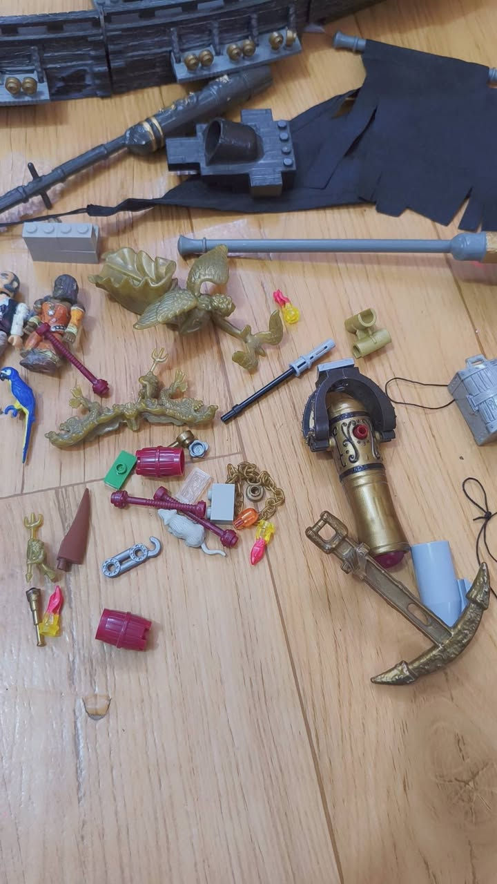 سفينة جاك سبارو (ليگو ميكا بلوكس) 🏴‍☠️
لعشاق التميز والألعاب الحماسية، متوفرة الآن سفينة القراصنة الشهيرة (جاك سبارو) مستخدمة وبحالة جيدة جداً مع مجسماتها وإكسسواراتها ا
⚠️ ملاحظة هامة للأمانة:
السفينة بيها نقص بعض القطع (مو كاملة 100%)، يعني تحتاج شوية ترتيب أو تفيد اللي عنده قطع يكملها بيها، أو للي يحب يعرضها كـ ديكور مميز وقوي. السفينة تنباع على وضعها الحالي وكل القطع والمجسمات الموجودة وياها واضحة بالصورة تماماً.


**إذا كنت صاحب هذا الإعلان وتريد حذفه لأي سبب، رجاءا أرسل رسالة إلى الدعم الفني**