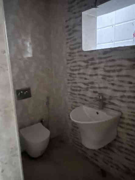 مشتملات 75 متر توون للبيع 🏡🏡بسعر منااسب جدا💥🔥

واجهه 3.75 متر 
نزال 20 متر 

بناء حديث درجه اولى 

يحتوي الواحد على صاله ومطبخ و3 غرف نوم 
وصحيات عدد 2 وبيتونه سطحين 

العنوان :: حي الجهاد :: ديوان المخابرات :: خلف شارع 60 

السعر والاستفسار الاتصال على الرقم *********** 📞📞مكتب الشهم للعقار 💥💥
