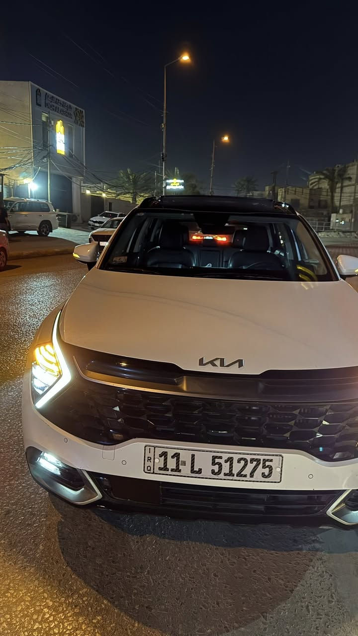 سبورتج 2023 برستيج هايبرد 🔋
اعلى فئة، 

•ضررها قطعة جاملغ 
ومبدلة نفس اللون 
•وصار حادث ب العراق وتبدل باب السائق 
نفس اللون بدون اي صبغ وبارد ب الباب الخلفي صغير موضح الحادث ب الصور 
 
(sx prestige hybrid) 
2023 
مواصفاتها
شاشة 12.3 إنج
كاميرات خمسة 360
تبريد وتسخين كراسي
فتحة سقف بانوراما
نظام دفع AWD
محرك 1.6 Turbo + كهرباء
نظام قيادة ذكي Eco / Sport / Snow/ Smart
حساسات أمامية وخلفية
شحن لاسلكي للهاتف
إضاءة محيطية داخلية
رادار مانع تصادم
مثبت سرعة ذكي
دخول وتشغيل بصمة
تقديم السيارة ورجوعها ب المفتاح
جلد فاخر مع تطريز أنيق
نظام ملاحة متطور
نظام صوت هارمن كارد" 
شاشة عدادات رقمية متصلة
تحكم كهربائي بالمقاعد مع ذاكرة خرن 
نظام نزول منحدرات
فرامل يد كهربائية ومحافظة ع المسار وتحديد مسار
،
ماشية 48 الف كيلو/30mile
السعر 230 وبيها مجال 
*********** متوفر واتساب 💚
المكان كربلاء
