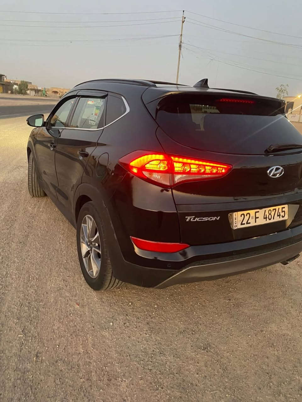 السلام عليكم توسان موديل 2016 وراد مريكي قطعتين صبغ سونار مرفق بل صور سياره جديده وجاهزه مكاني بغداد رقم تلفون *********** السعر ب 140 وبيها مجال
