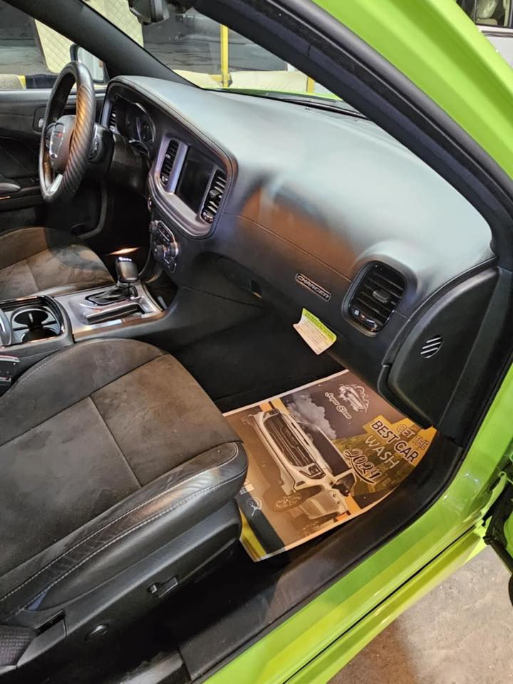 سلام عليكم
للـــبيع 
نـــوع السيــــارة : دوج _ جارجر _RT
المـــــــوديــــــل : 2023 .
لـون الســـــــيارة : تفاحي 🍏 . 
ألمسافة ألمقطوعة .32 الف. 
عدد الاسطوانات : 8 سلندر . 
حجـــم المحــرك : 5700 CC
ألــــــــــــــــــوارد : أمريكي تبديل جاملغ اصلي وصور الحادث مرفقه. بدون ارباك بدون دواخل
رقــــم اللوحـــــة : بغداد بأسمي. 
المـــــــــقاعــــد : جلد شامو
فئـــــة الســـيارة :MAX  RT
ألمواصفــــــــات :معروفة مواصفات الماكس كشنات تدفئة تبريد مري قلاب وي البك رادار جانبي بلمري وامامي اسفل الدعامية ويل 20  كشنات خزن ميموري هواي مواصفات 
الملاحظـــــــات :  ، السيارة جاهزة بحالة جيدة  جدآ 
ألســــــــعـــــــر :310 . 
للأتصـــــــــــــال : _ ***********
والرزق ع الله ☺️
