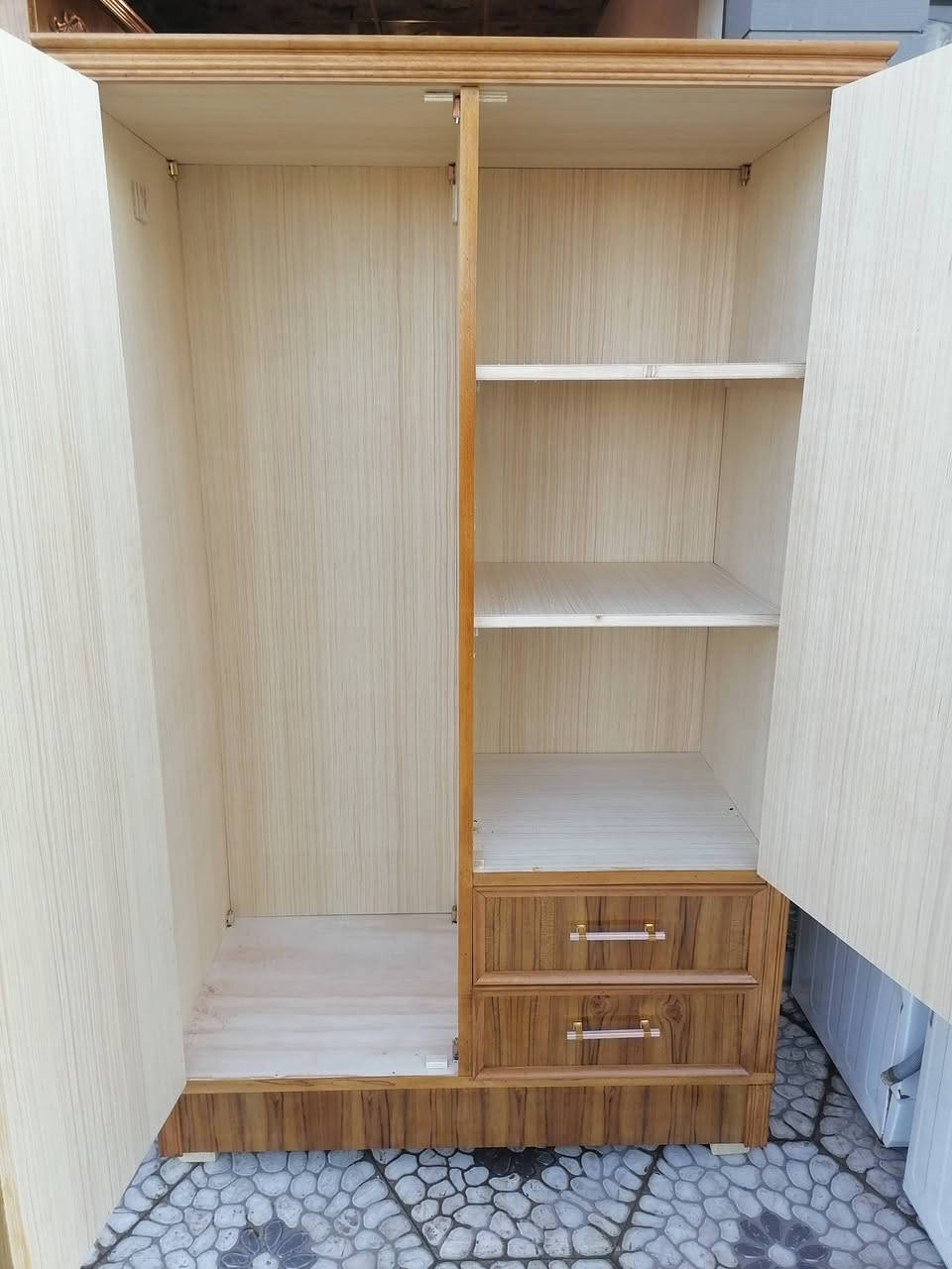 كنتور ٢ باب نقش زان جديد شغل توصيه صاج 5ملم معرض ابو حسن حي السكر مقابل ساحه غاز السكر ت *********** مستعدون لشراء غرف النوم والكناتير المستخدم
