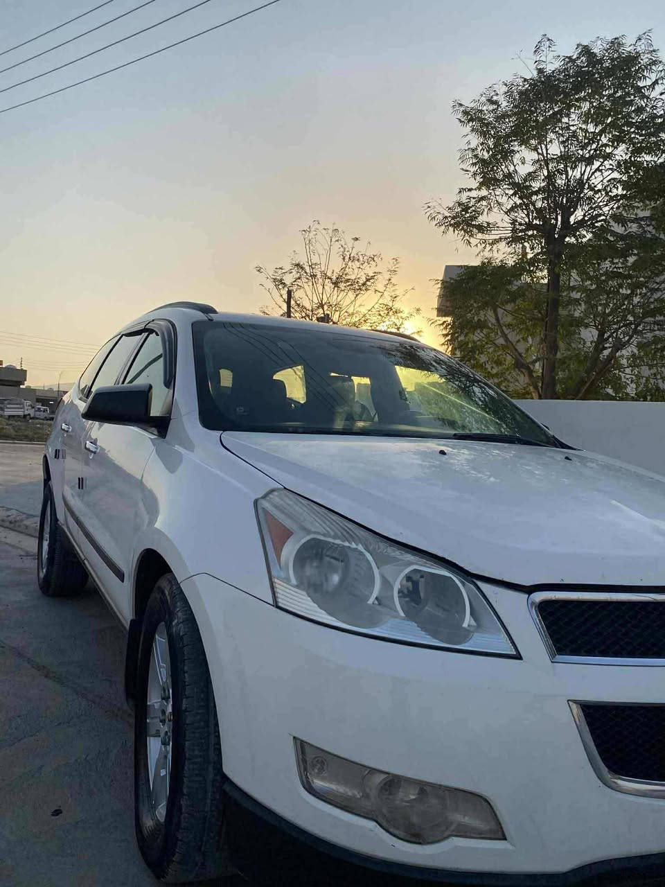 شوفرليت ترافيرس أربيل مكفولة ما عدا البونيد مبدل بدون ضرر او دواخل شرط طخم تايرات جديد محرك جديد وتبريد ثلج سعر ١١٥ يرهم مراوس أيضا بسيارة  عالية  *********** /***********   موجودة بدهوك  تريد تحويل تريد وكالة
