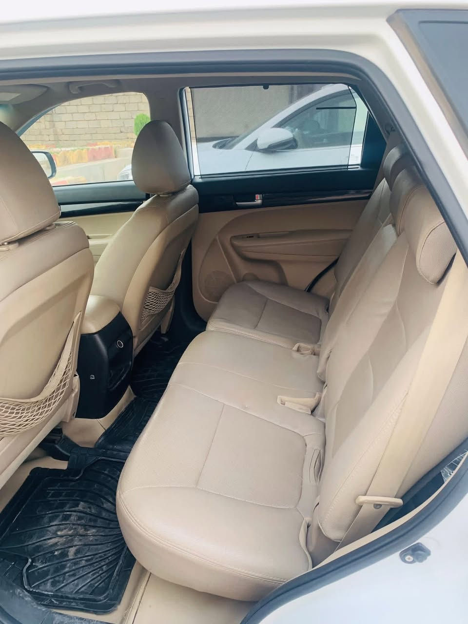 السلام عليكم 
سورنتو 2014 
خليجي مكفوله كلين بصمه
رقم نينوى الماني 
بأسمي تحويل مباشر 
سبعة راكب 
3 قطع تبريد 
6 سلندر 
حساسات خلفية و أمامية 
نظام ECO 
كامرة و شاشة 
7 مقاعد جلد 
سيارة نظيفة جدآ 
السعر 192 بي مجال… 
للستفسار الاتصال ع ارقم ***********
