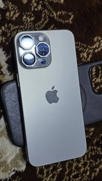 ايفون 15 برو ماكس ذاكره 256 // بطاريه 89// دبل سيم  جهاز شرط ما مفتوح ...