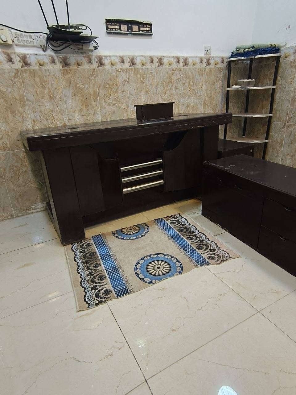 مكلف بالنشر ميز للبيع 3 قطع نضيف الرقم ***********
