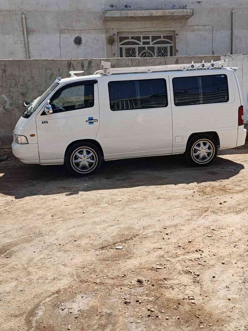 سلام عليكم ستانا للبيع موديل 2000سنويه لل31
معمره تعمير جديد حداديه بلجيس تخم تاير تبريد ويه السويج 
للستفسار ***********
