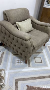 ٢ قنفات كبار • ٢ كراسي