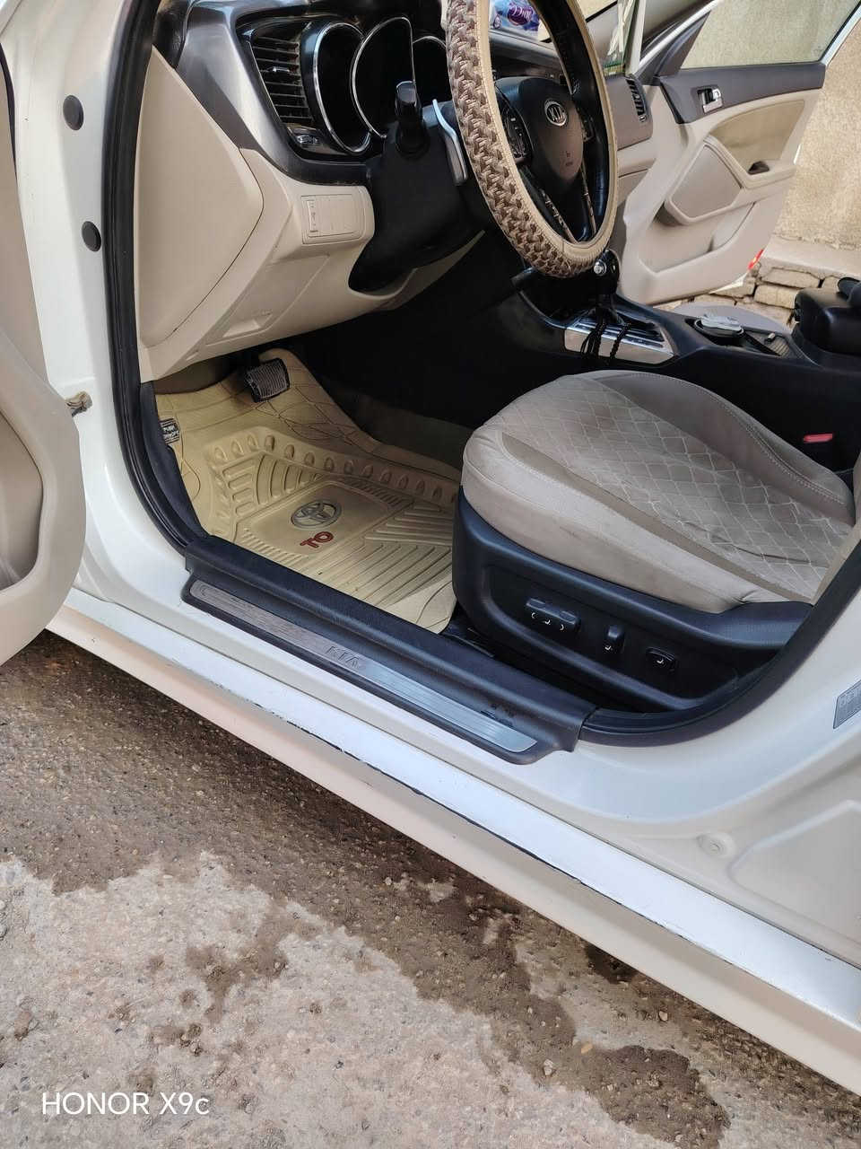 كيا اوبتيما خليجي محرك ٢٤٠٠ فول للأخير مديل ١٢ بسمي أربيل تحول مباشر محرك كير شركة بيه بارد اقل شبر هلال خلفي باب عكس السايق مرشوش رشه خفيف أثر شخط بدون فتح بدون معجون بدون دواخل ماشيه ١٥٦ قابل للزيادة سيارة نظيف على وضع الشركة استعمال شخصي قليل استفسار واتساب ***********
السعر ١٣٢ بيه مجال
