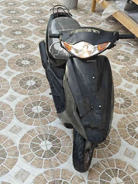 السلام عليكم 
دراجة هوندا للبيع ياباني شرط ورمبه جديدة ماشيه 6000 شرط محرك صالنصه كلشي بلادي بلادي مال رمبه جبتها من اليابان حاويه بيدي 
اخوان سعر الدراجة 350 كلشي بلادي تعال ودي مصلح وين ما جان الي ما يشتري لا يخابر ويعامل 

رقمي : *********** بي واتساب
